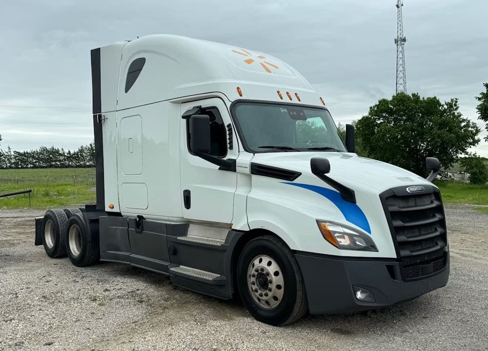 2020 Freightliner Cascadia TA Truck Tractor, view