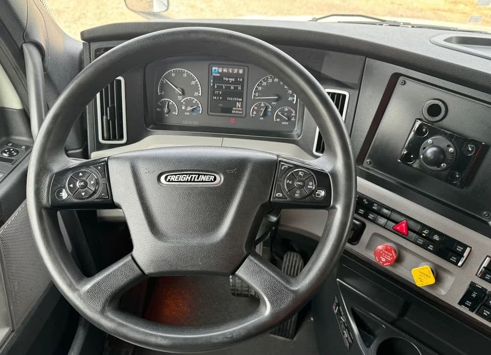 2020 Freightliner Cascadia TA Truck Tractor, view