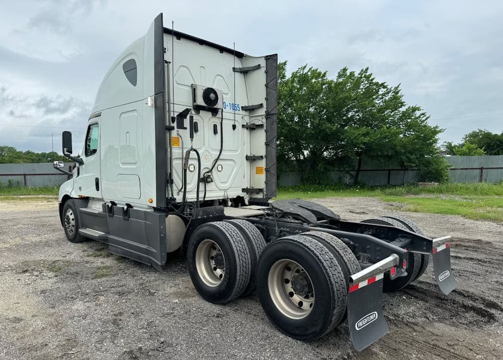 2020 Freightliner Cascadia TA Truck Tractor, view