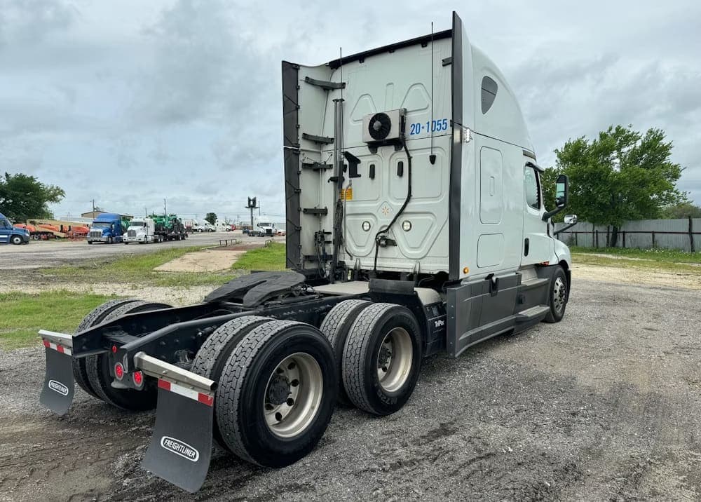 2020 Freightliner Cascadia TA Truck Tractor, view