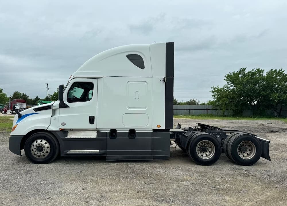 2020 Freightliner Cascadia TA Truck Tractor, view