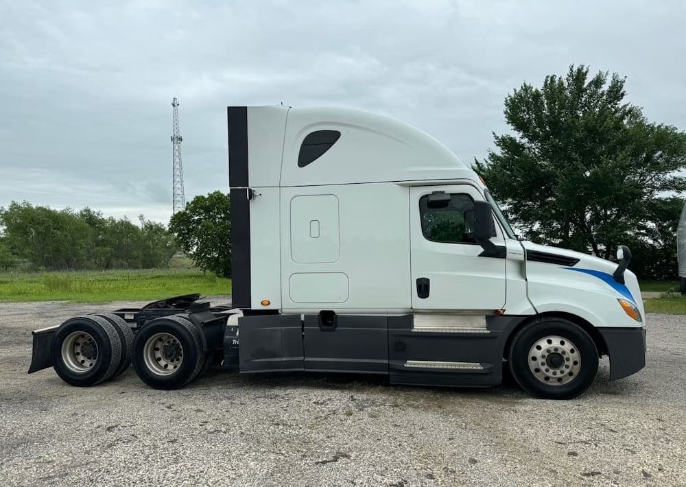 2020 Freightliner Cascadia TA Truck Tractor, view