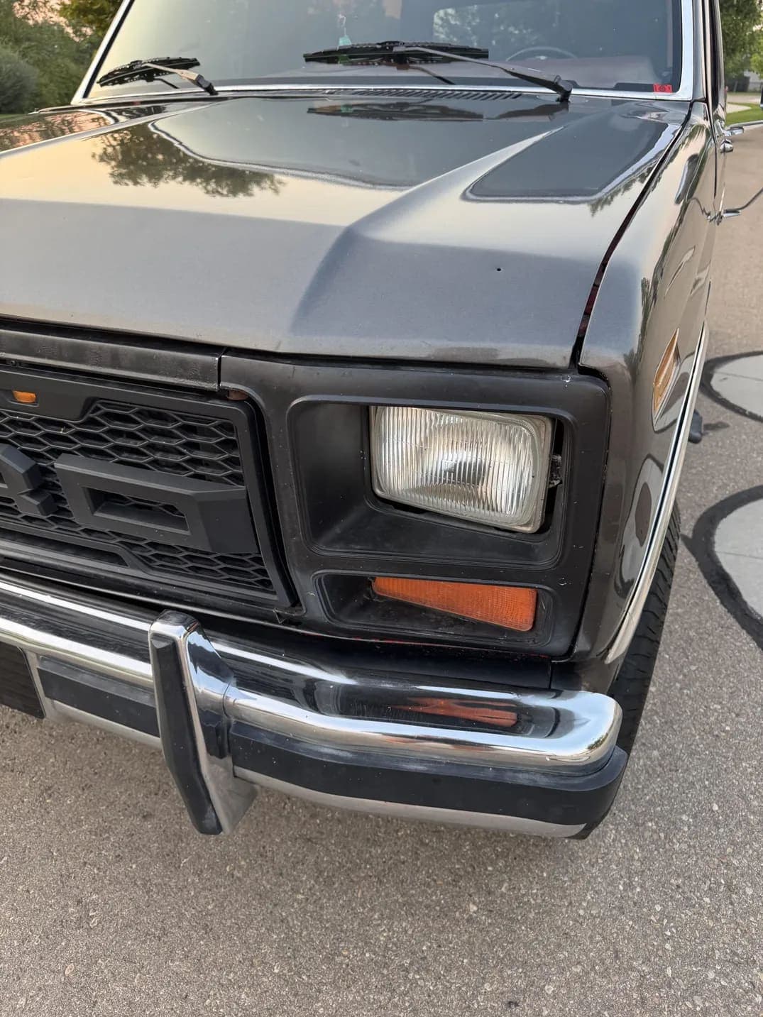 1986 Ford Bronco XLT, view