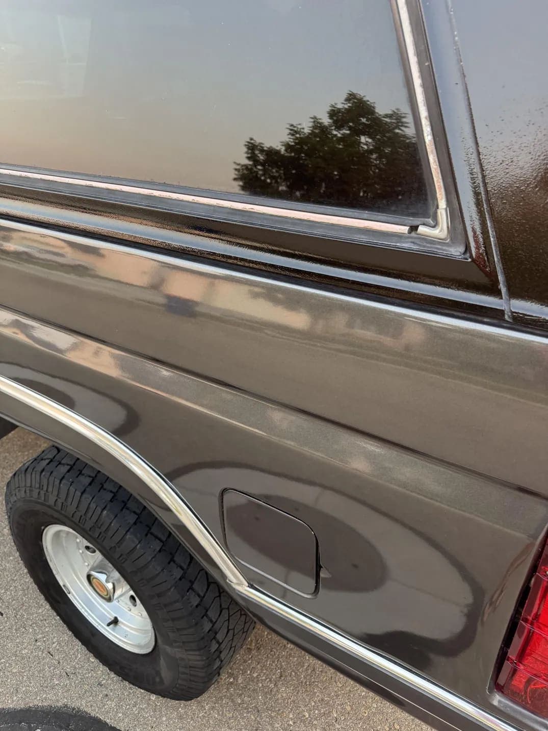 1986 Ford Bronco XLT, view