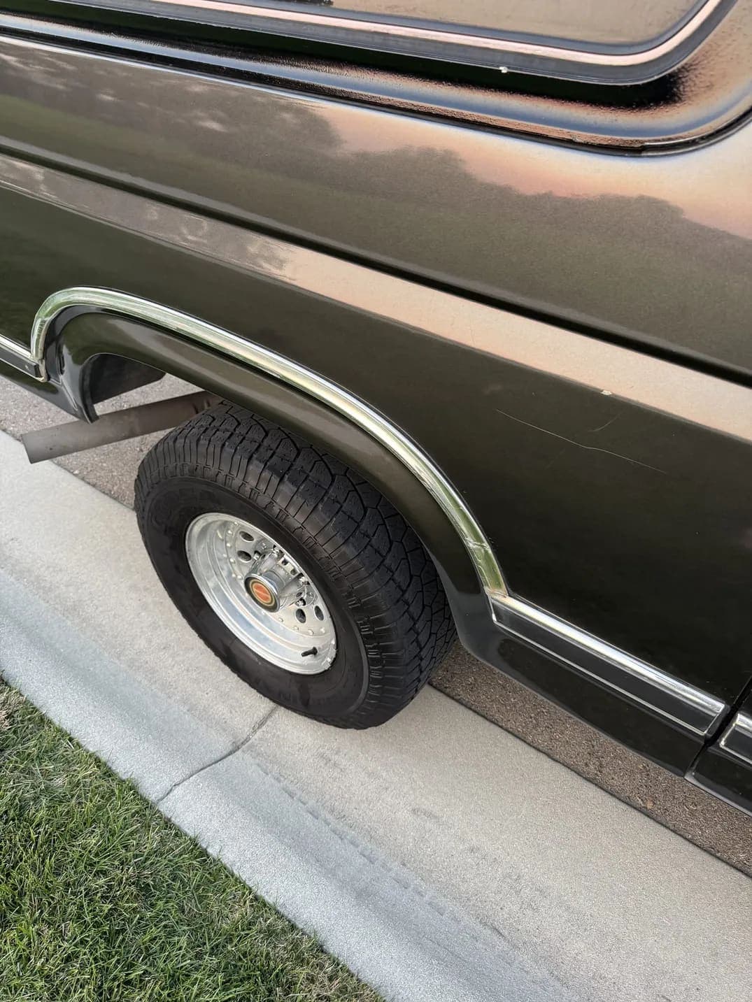 1986 Ford Bronco XLT, view