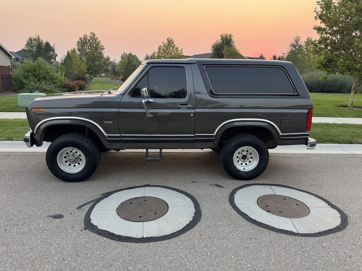 1986 Ford Bronco XLT, view