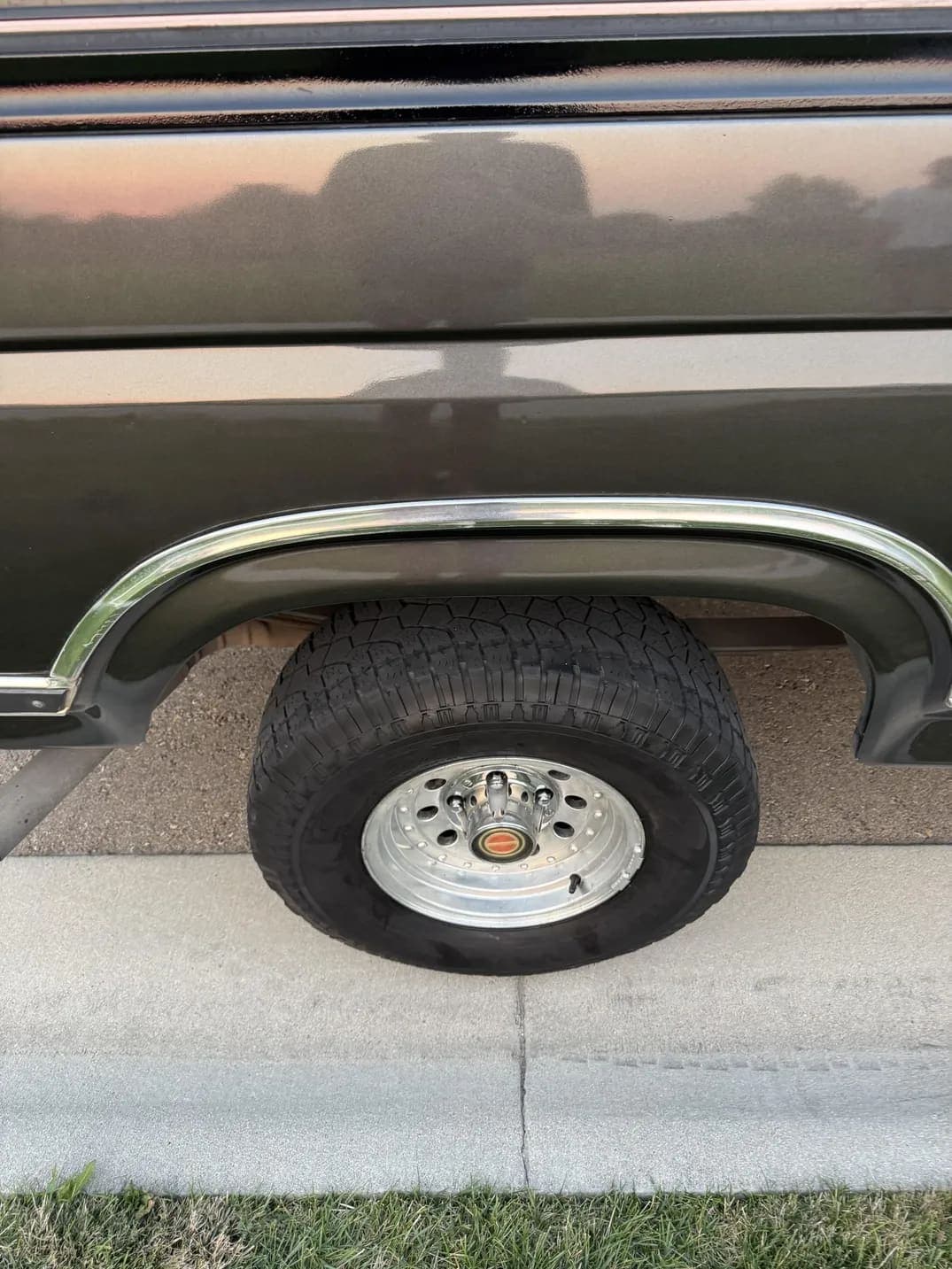 1986 Ford Bronco XLT, view