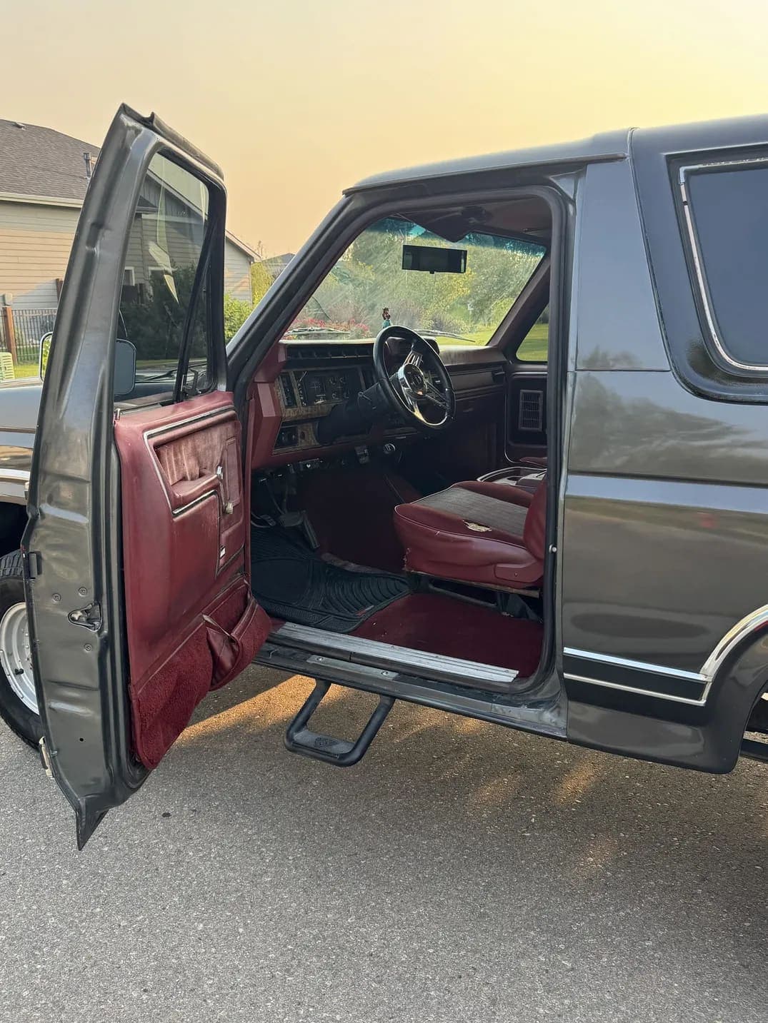 1986 Ford Bronco XLT, view