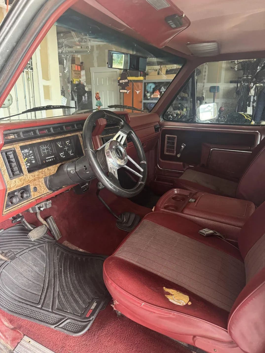 1986 Ford Bronco XLT, view