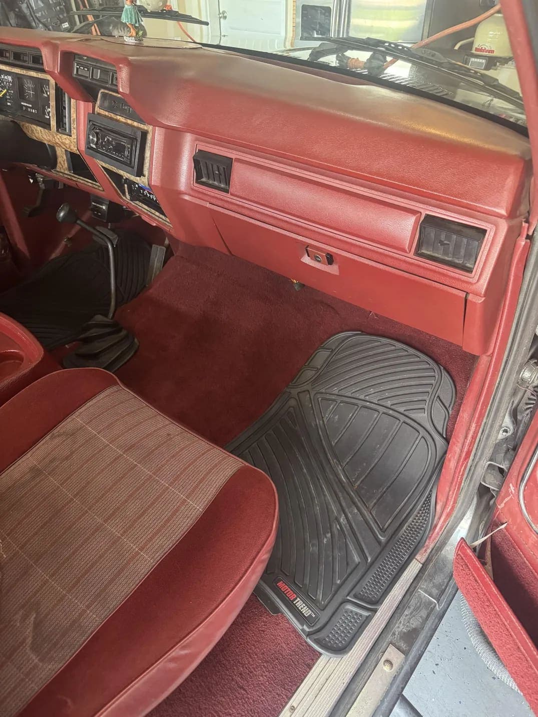 1986 Ford Bronco XLT, view