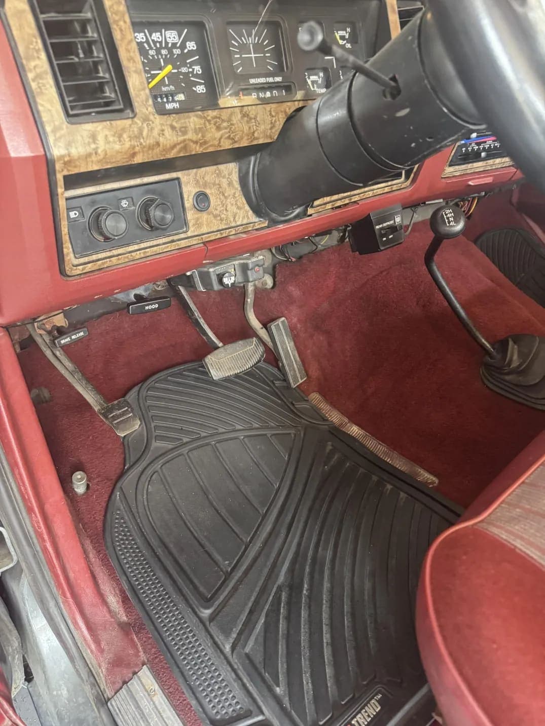 1986 Ford Bronco XLT, view