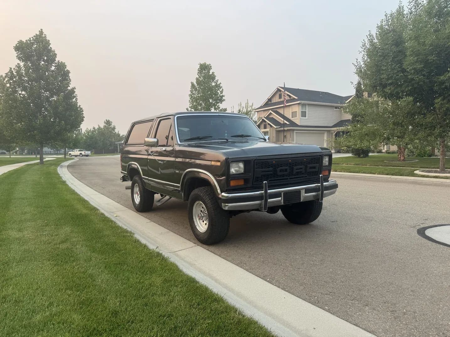 1986 Ford Bronco XLT, view