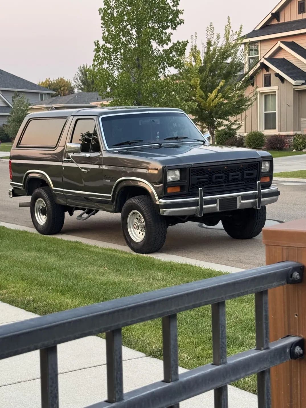 1986 Ford Bronco XLT, view