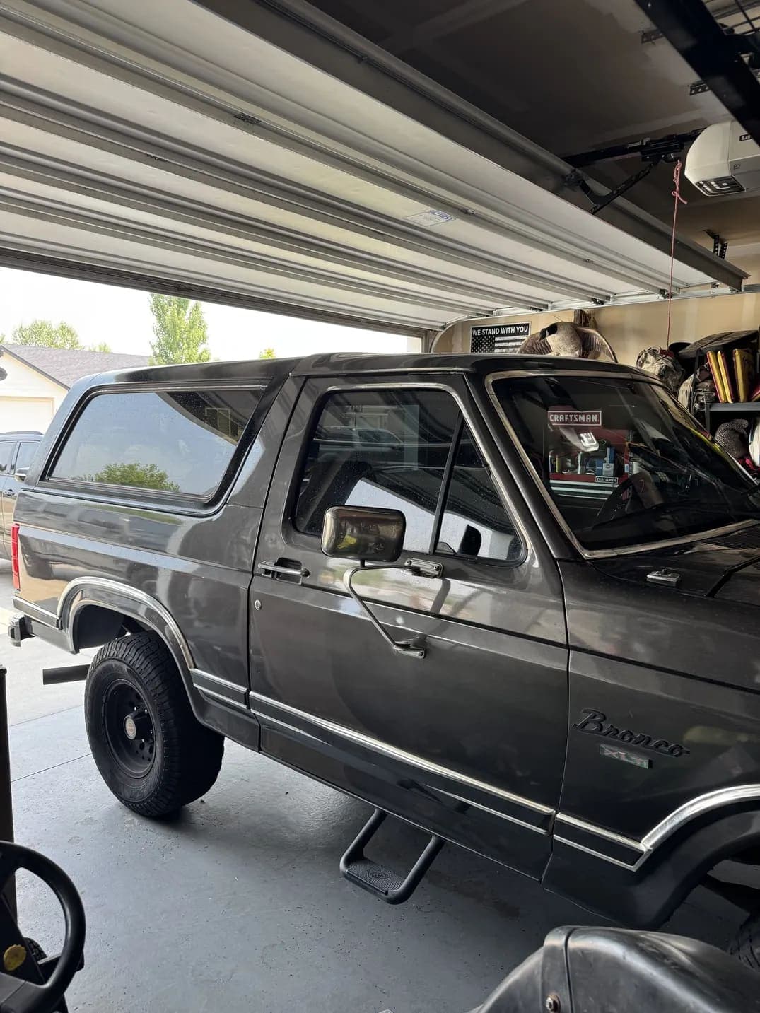 1986 Ford Bronco XLT, view