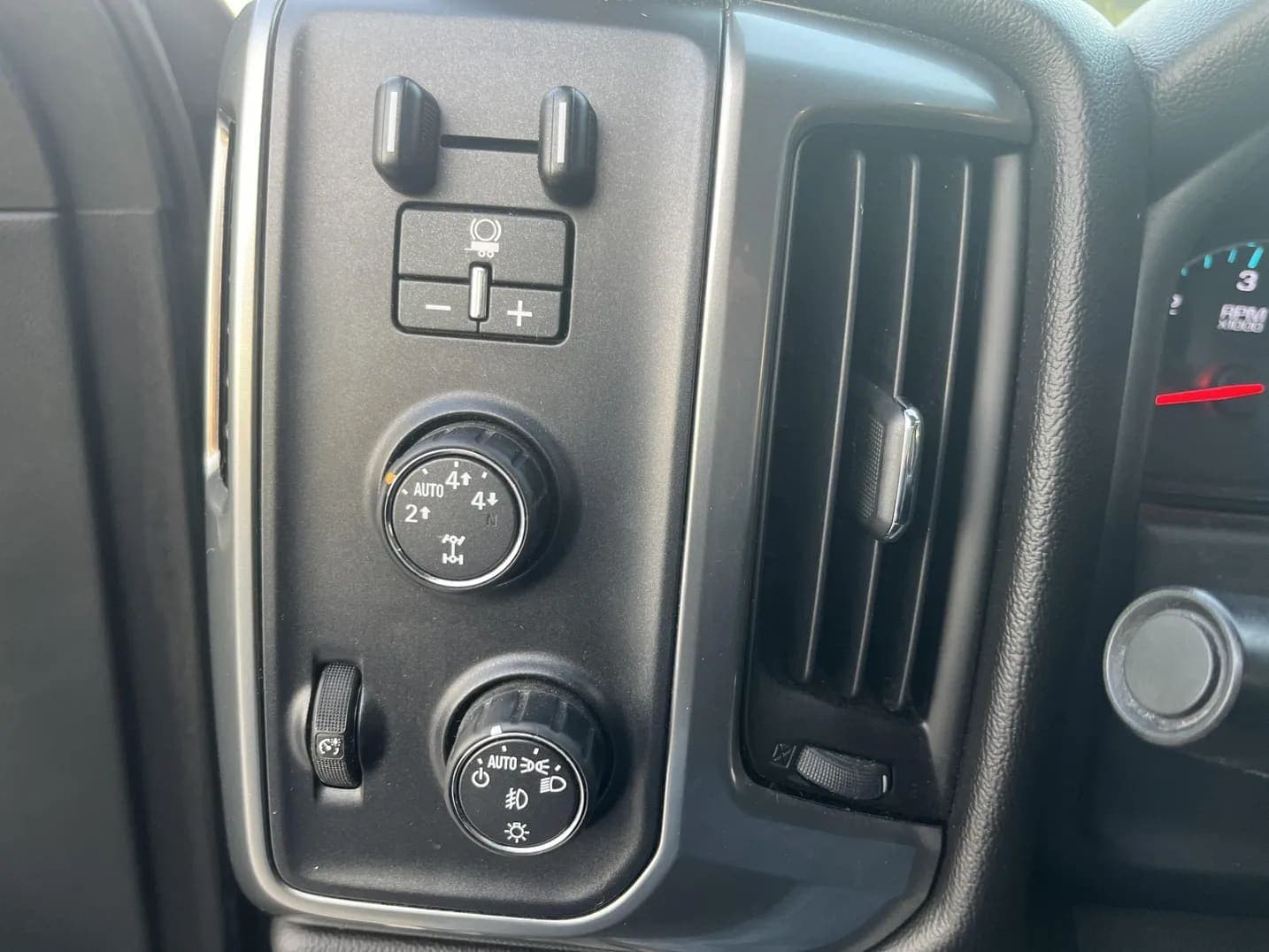 2016 Chevrolet Silverado 1500 LT Double Cab, view