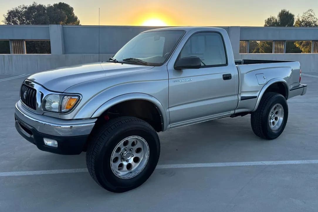 2003 Toyota Tacoma Stepside PreRunner SR5 video preview
