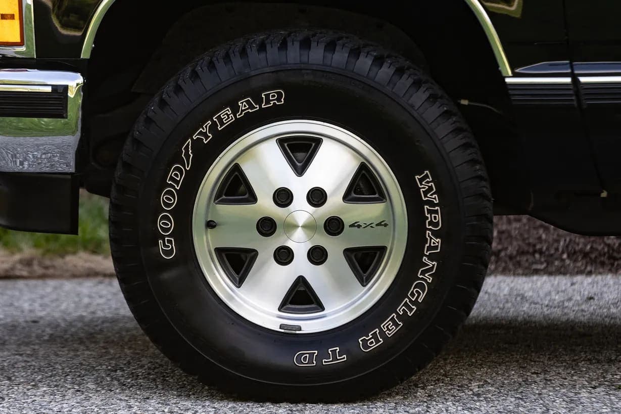 1989 Chevrolet K1500 Silverado Z71, view