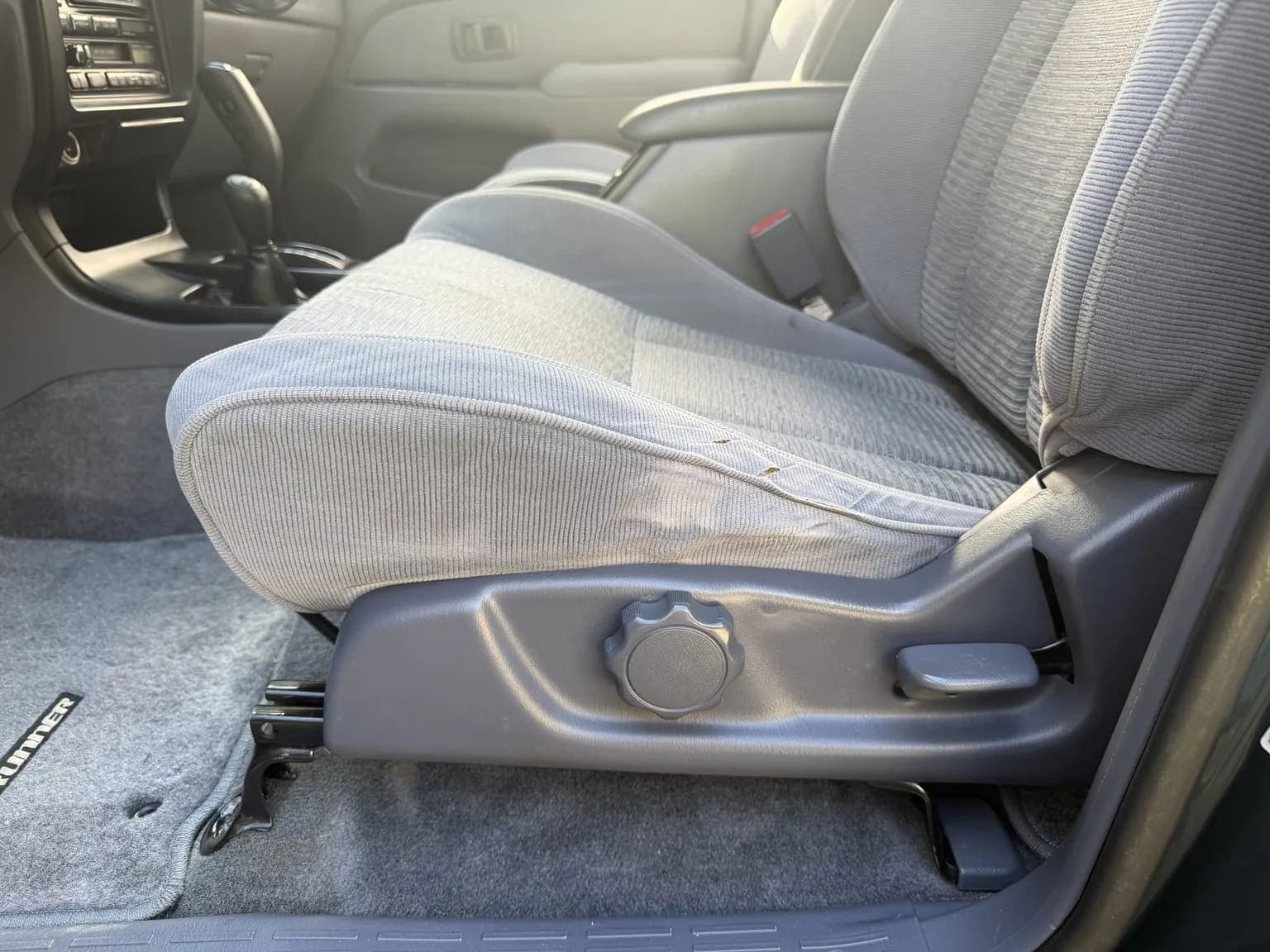 1996 Toyota 4Runner SR5, view