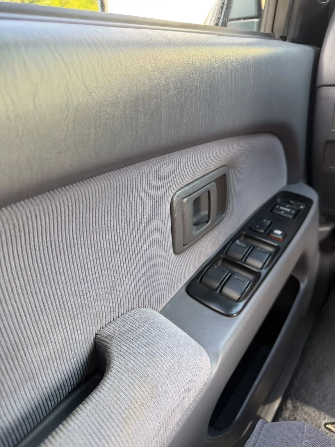 1996 Toyota 4Runner SR5, view
