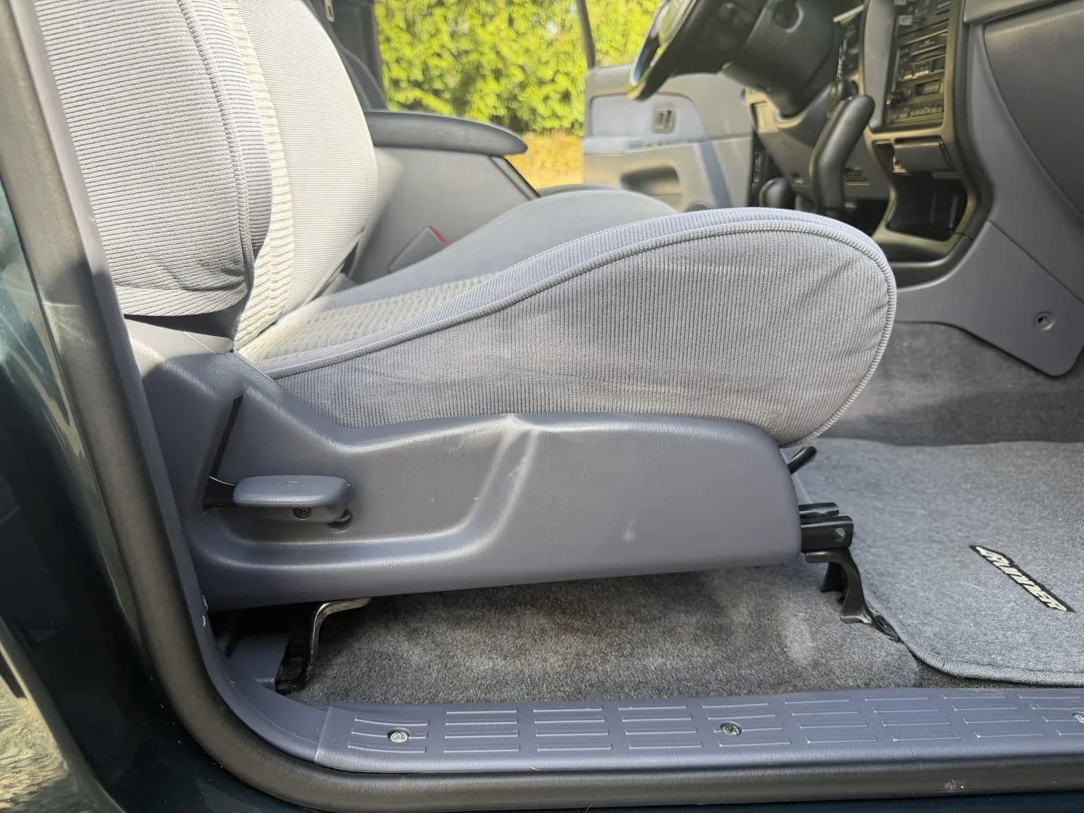 1996 Toyota 4Runner SR5, view