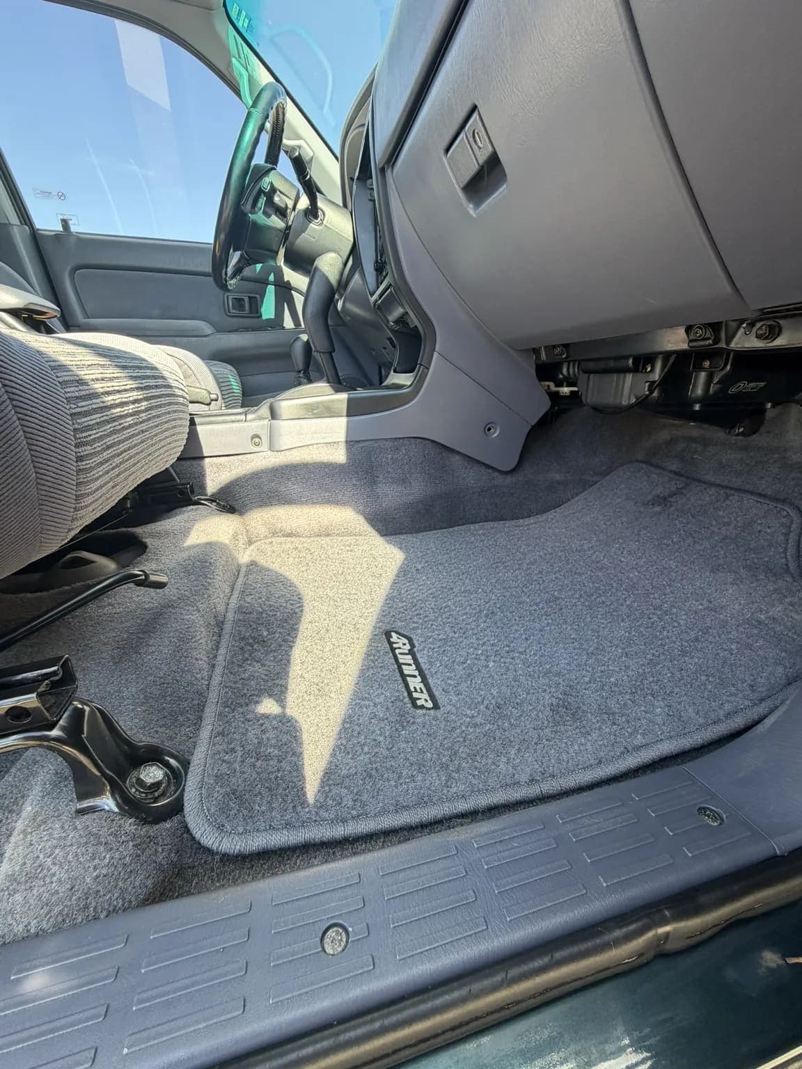 1996 Toyota 4Runner SR5, view
