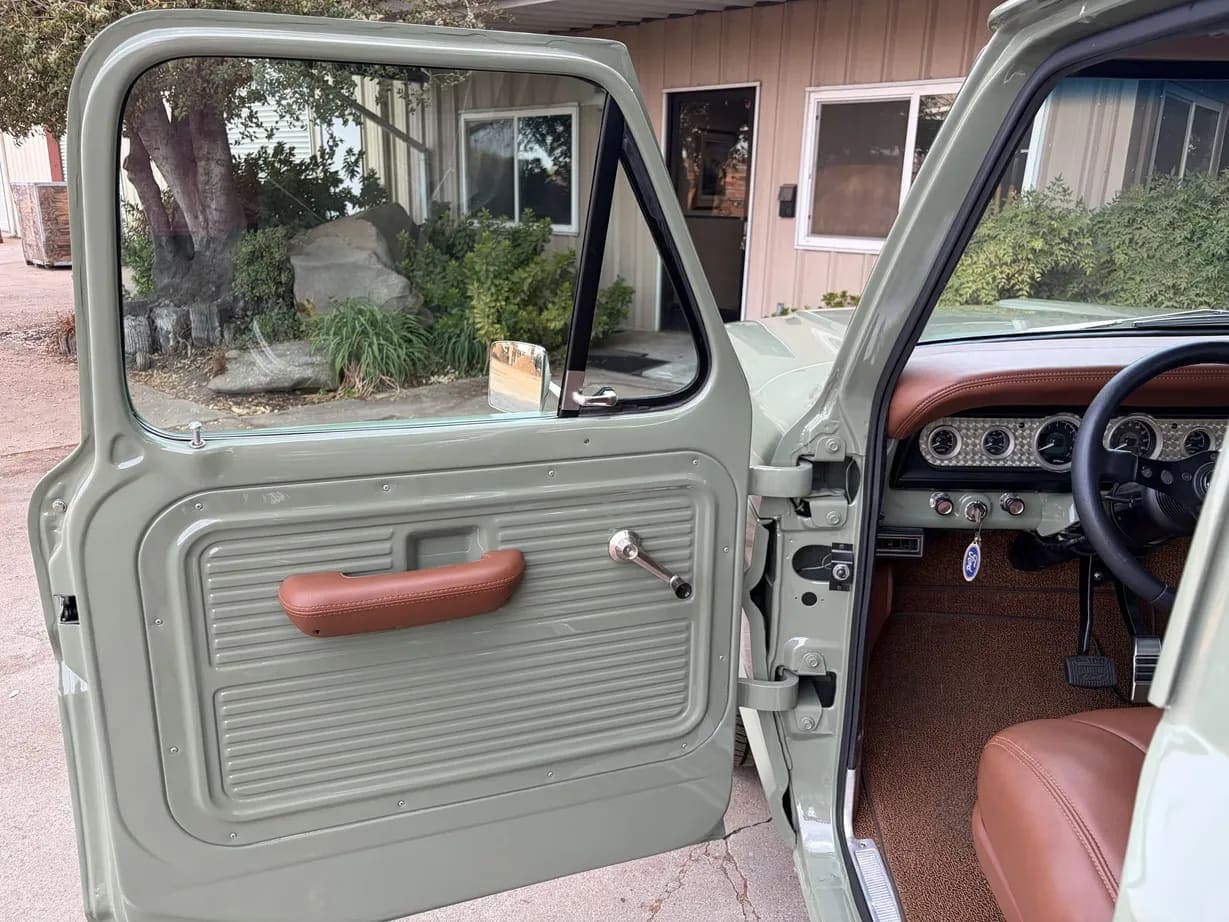 1971 Ford F-100 Custom, view