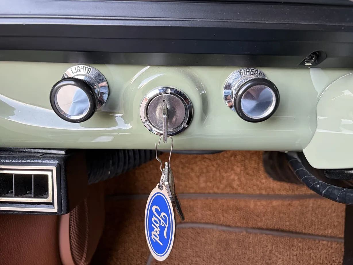 1971 Ford F-100 Custom, view
