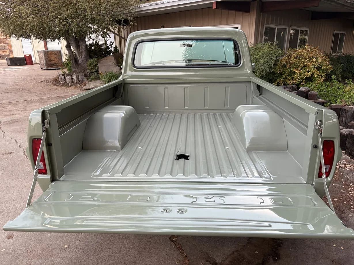 1971 Ford F-100 Custom, view