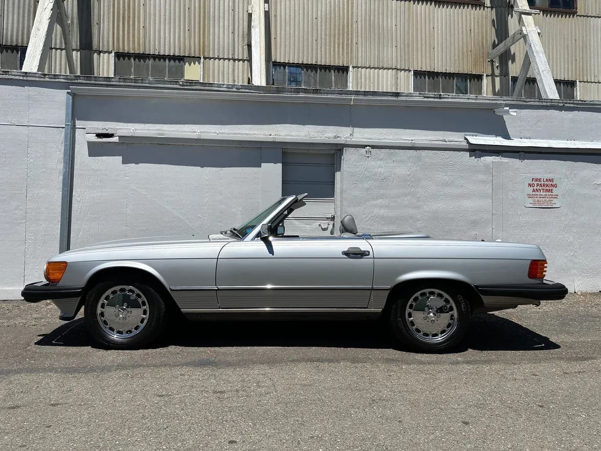 1987 Mercedes-Benz 560SL, view