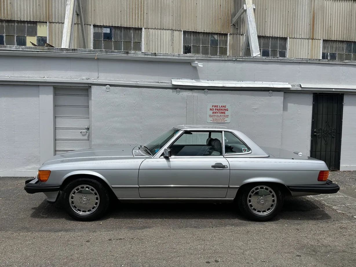 1987 Mercedes-Benz 560SL, view