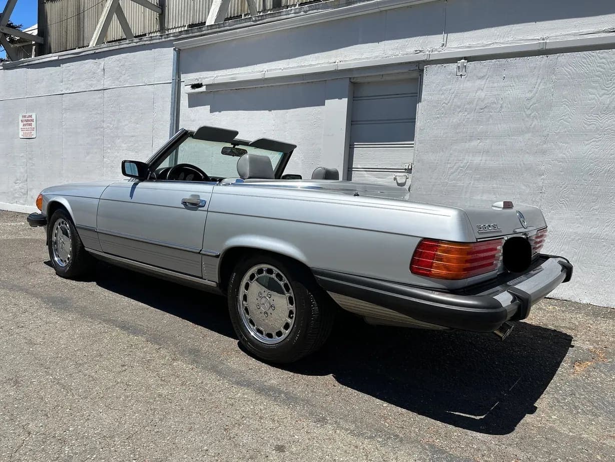 1987 Mercedes-Benz 560SL, view
