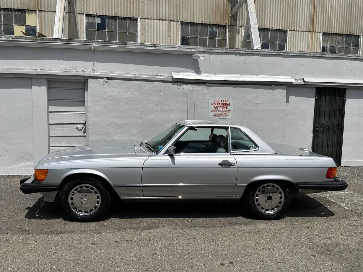 1987 Mercedes-Benz 560SL, view