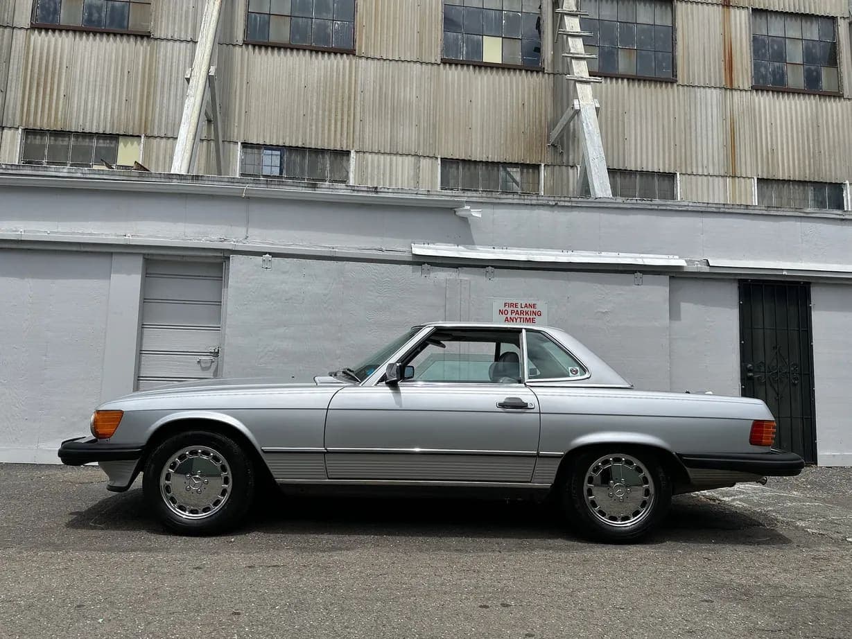 1987 Mercedes-Benz 560SL, view