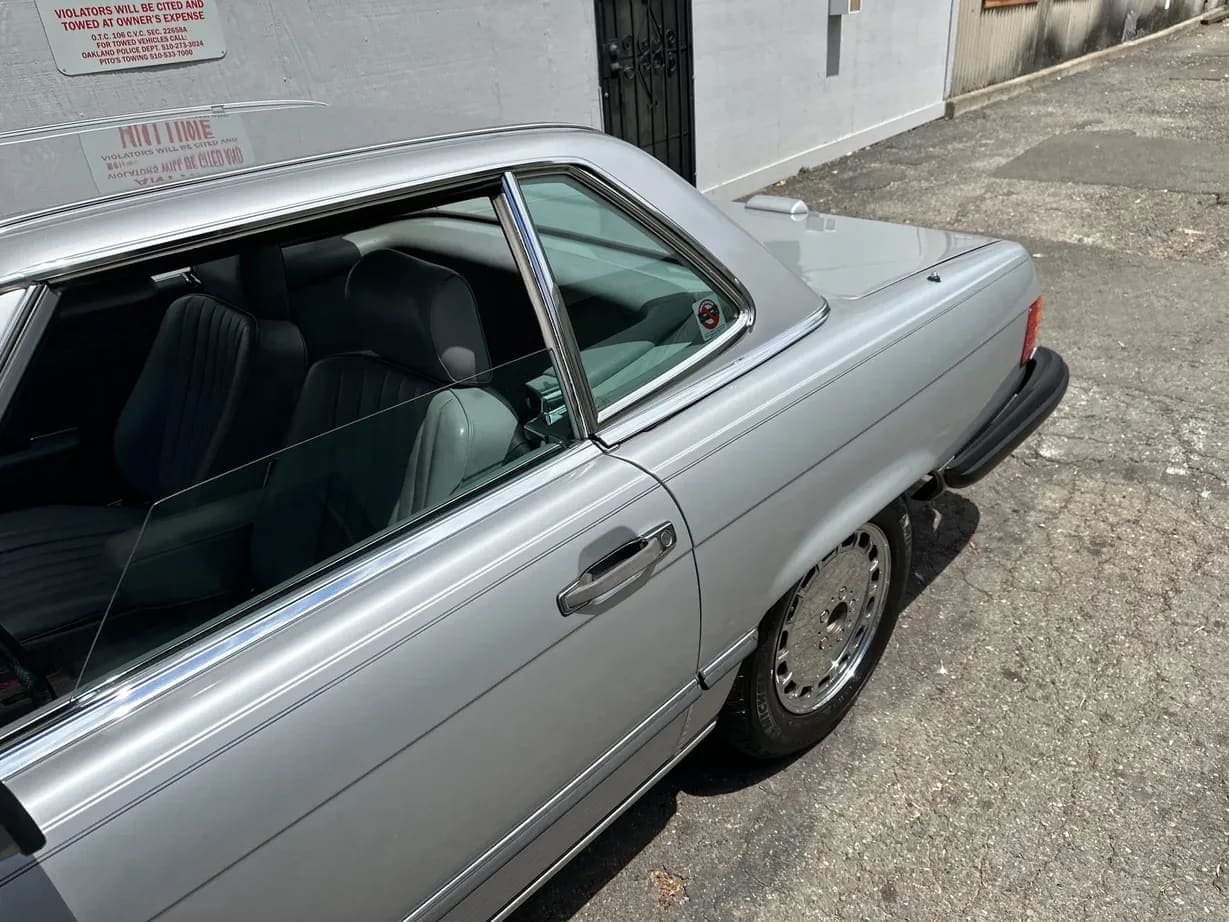 1987 Mercedes-Benz 560SL, view