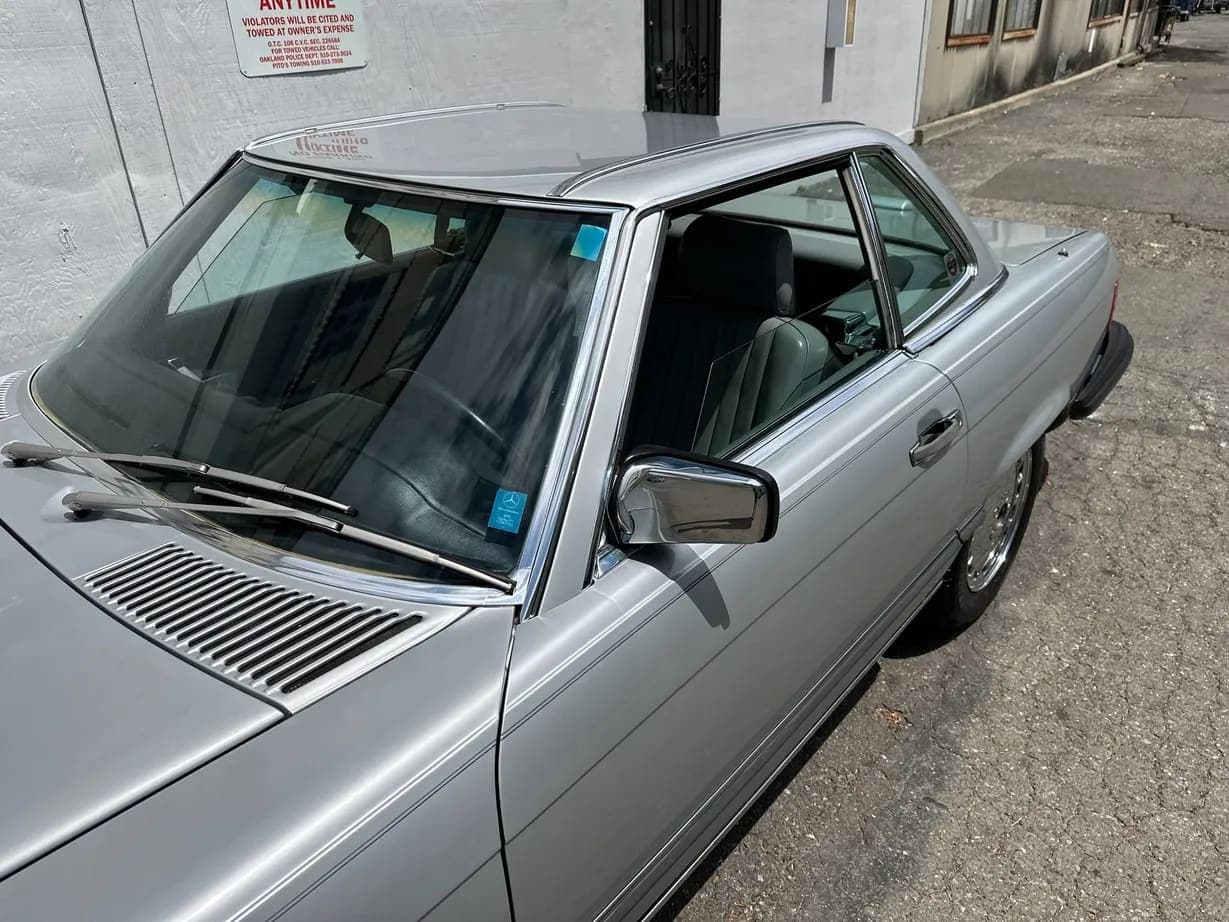 1987 Mercedes-Benz 560SL, view