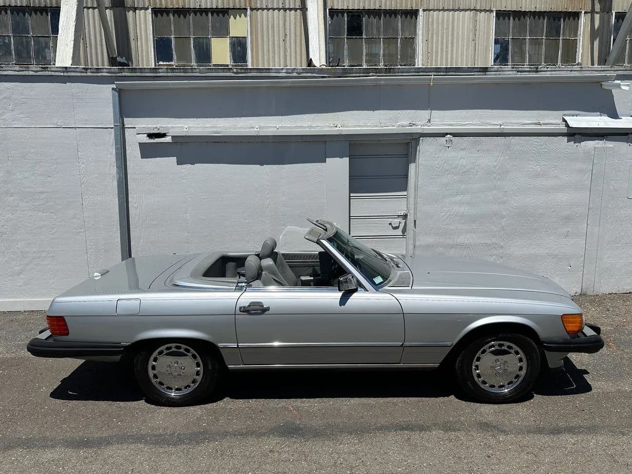 1987 Mercedes-Benz 560SL, view