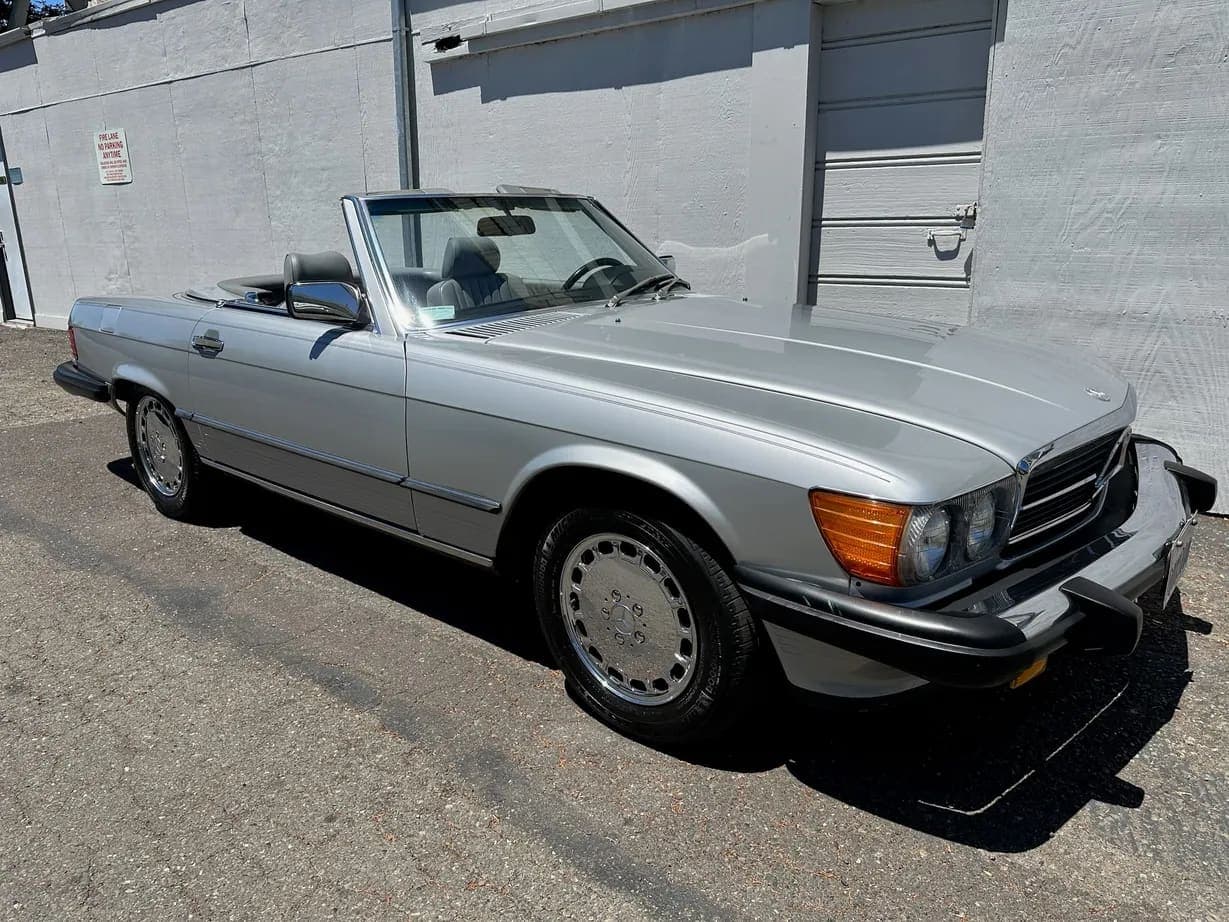 1987 Mercedes-Benz 560SL, view