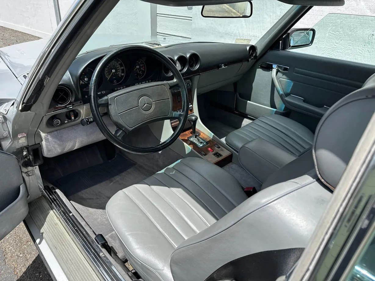 1987 Mercedes-Benz 560SL, view