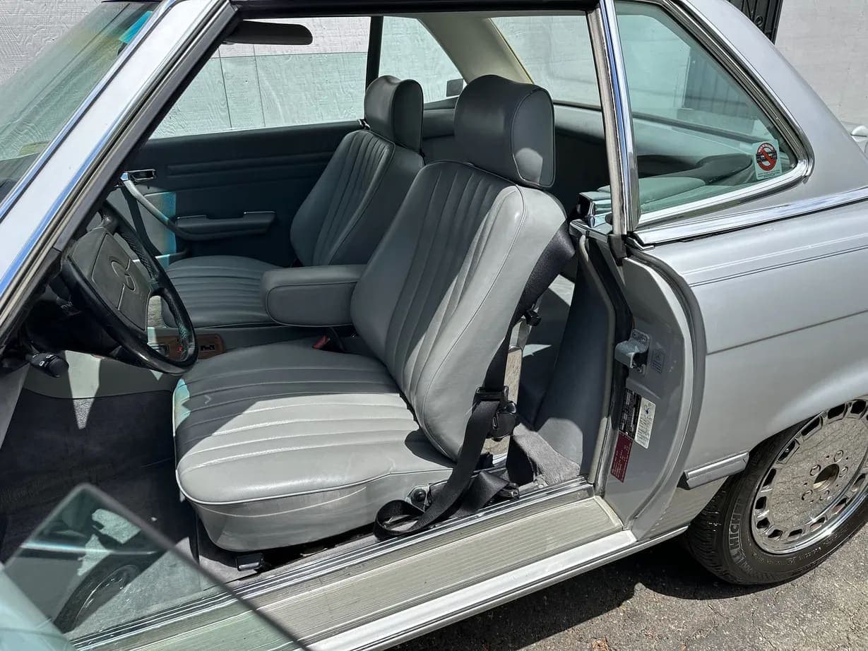 1987 Mercedes-Benz 560SL, view