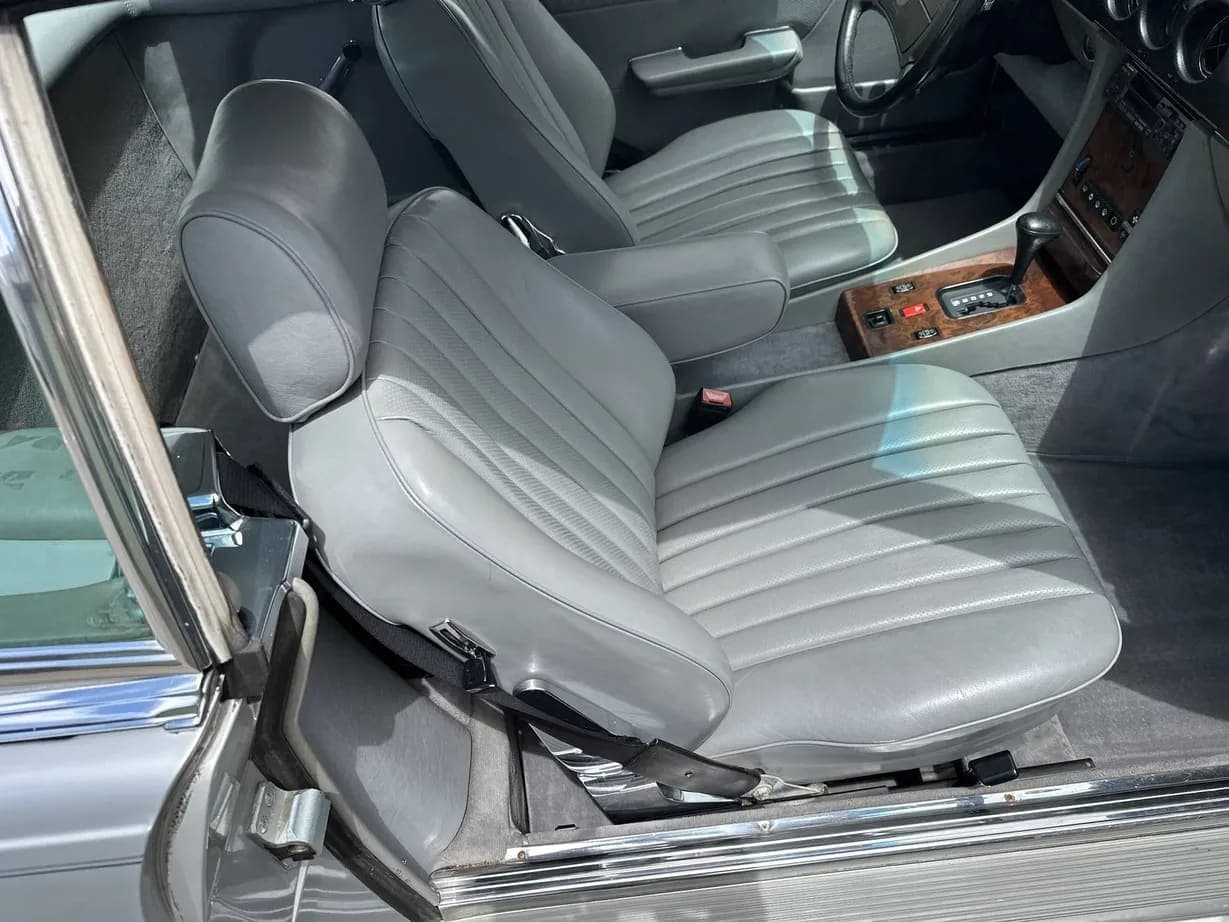 1987 Mercedes-Benz 560SL, view