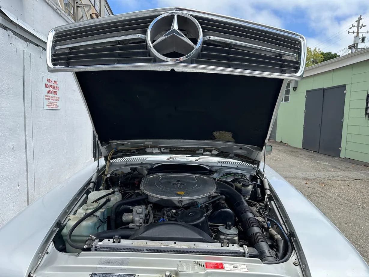 1987 Mercedes-Benz 560SL, view