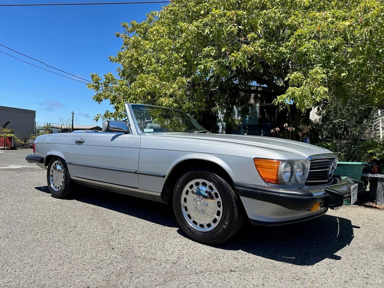 1987 Mercedes-Benz 560SL, view