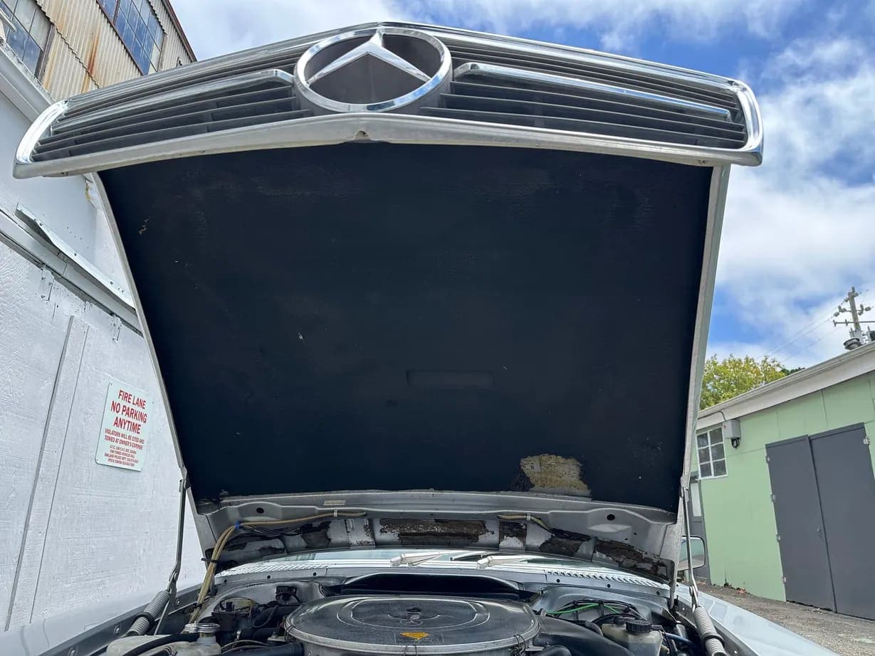 1987 Mercedes-Benz 560SL, view