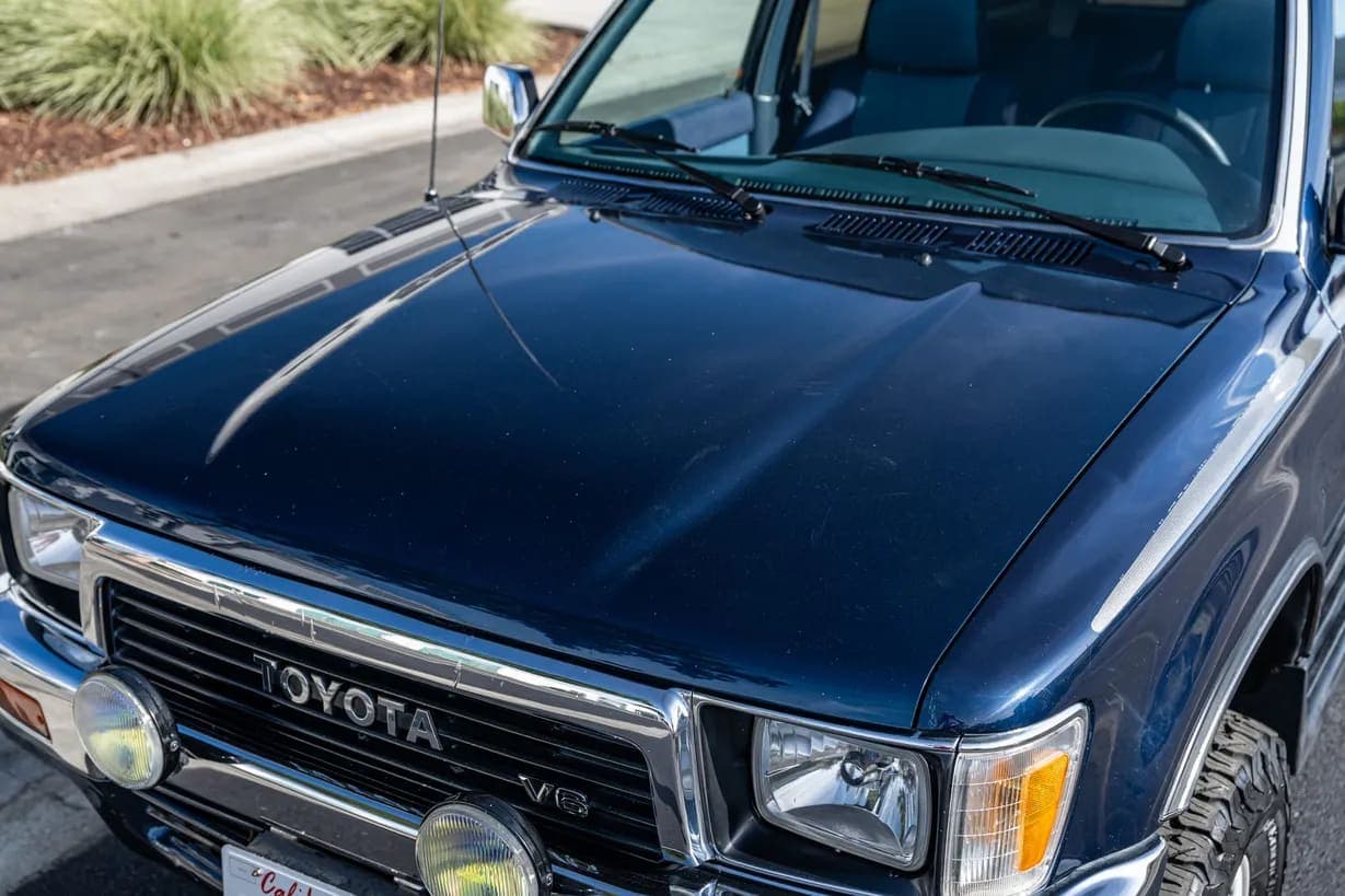 1990 Toyota 4Runner SR5 V6, view