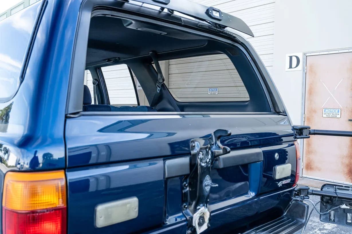 1990 Toyota 4Runner SR5 V6, view