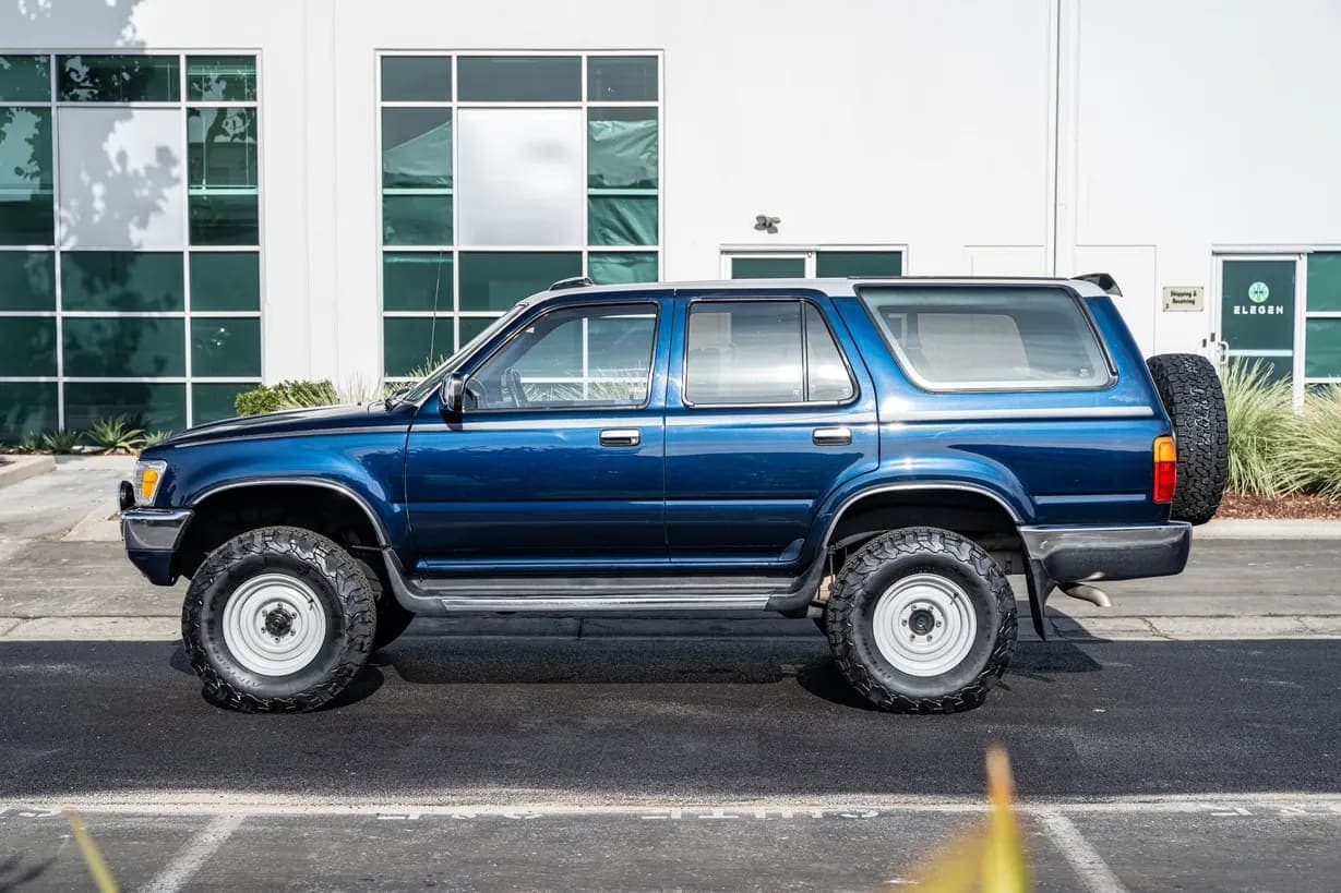 1990 Toyota 4Runner SR5 V6, view
