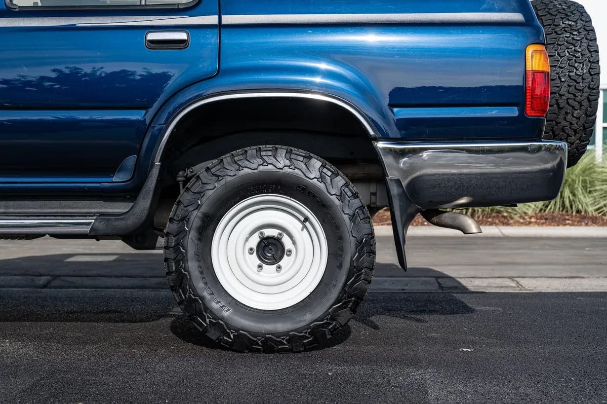 1990 Toyota 4Runner SR5 V6, view