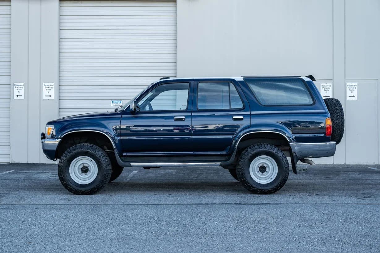 1990 Toyota 4Runner SR5 V6, view