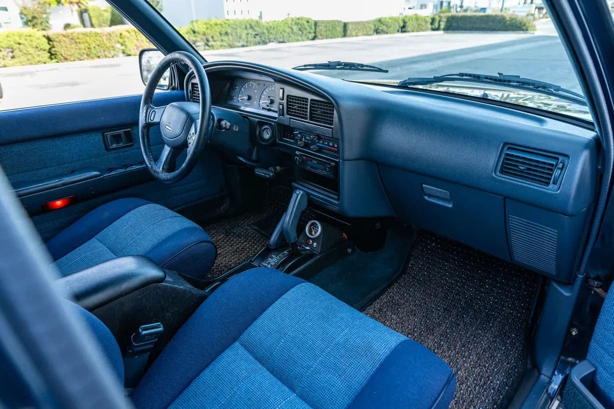 1990 Toyota 4Runner SR5 V6, view