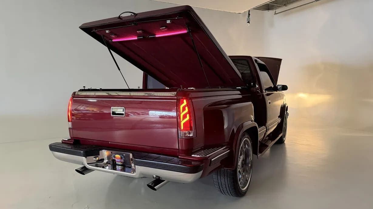 1989 Chevrolet C1500 Silverado Sportside, view